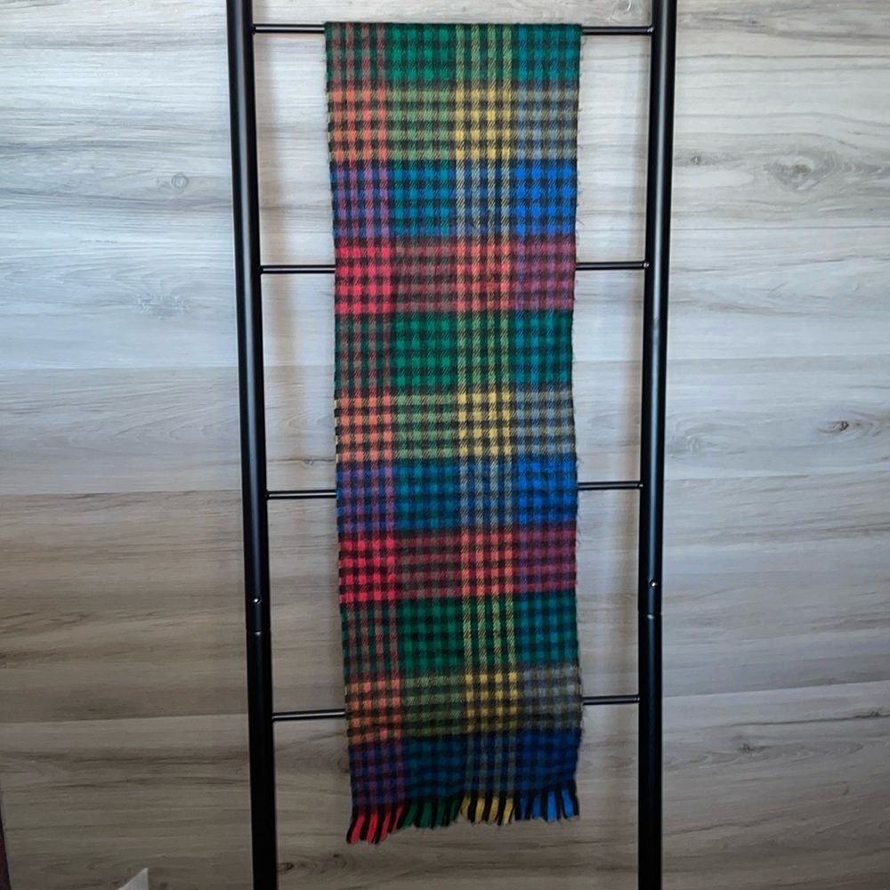 Women’s Long, Soft Scarf